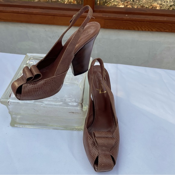 Yves saint Laurent python sandals with bow. Wood heel. - Picture 1 of 6